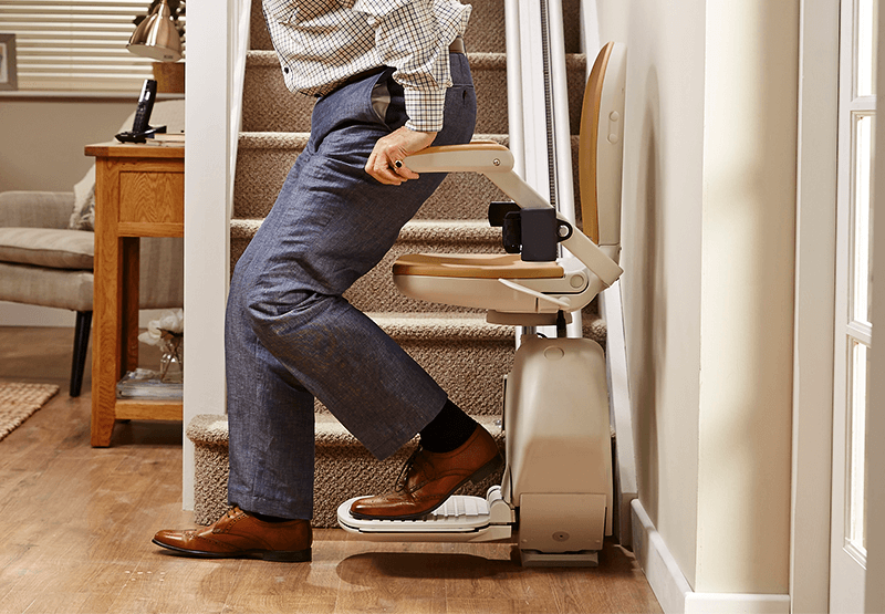 ELEVADOR DE ESCADA RECTO ACORN 130 - Image 2